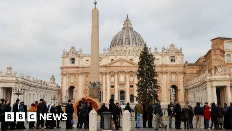 Pope Benedict Xvi Lying In State At The Vatican Begins Nexth City