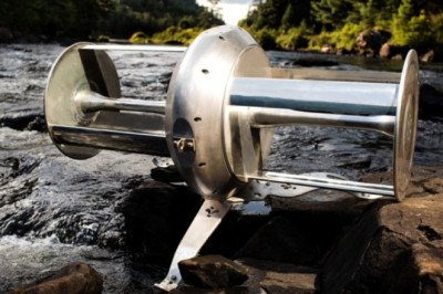 Idénergie, turbina fluviale portatile e riciclabile per 12 kWh di energia al giorno