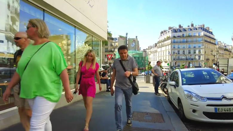 Walking in Paris - May 2022, Metro Abbesses Station to Place de Clichy  [4K UHD]