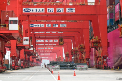 China’s extraordinary export boom comes to an end