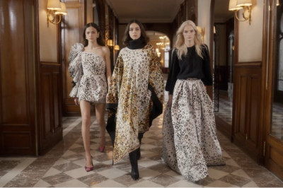 LEONARD | Fall Winter 2022/2023 | Paris Fashion Week | Ballroom