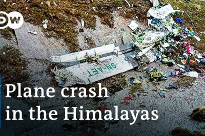 Bodies recovered from Nepal plane crash in Himalayan mountains | DW News