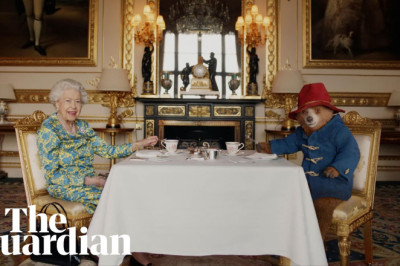 Paddington Bear joins the Queen for afternoon tea at Buckingham Palace