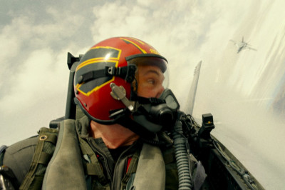 How Tom Cruise and Miles Teller pulled off those insane, high-flying stunts in Top Gun: Maverick