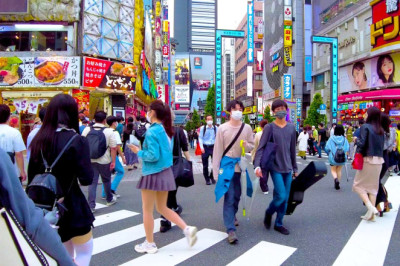 Shinjuku in Tokyo is an exciting city ♪ 💖 4K ASMR non-stop 1 hour 02 minutes