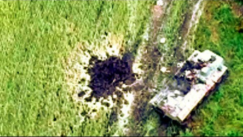 Ukrainian paratroopers hit a Russian MT-LB with soldiers sitting on top using a Javelin missile