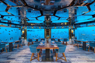 Underwater restaurant in the Maldives | Surreal fine dining experience