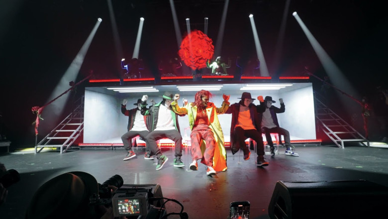 TEYANA TAYLOR x JABBAWOCKEEZ perform BARE WIT ME Live in LOS ANGELES