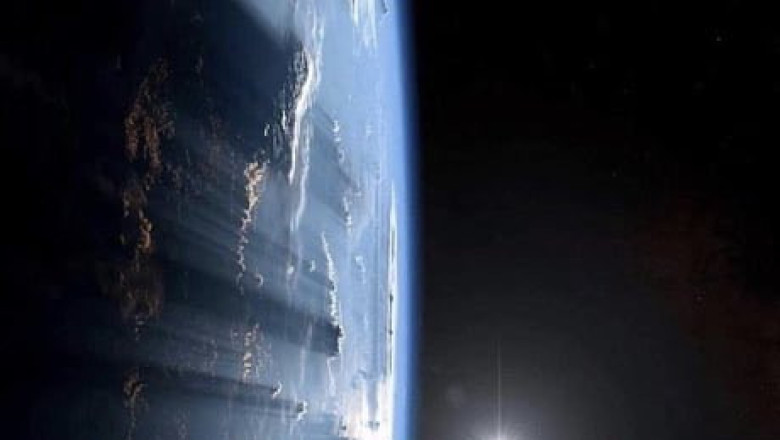 Pic of the day: Sunset from space