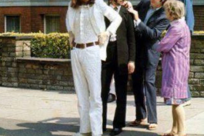 Pic of the day: The Beatles before crossing Abbey road in 1969