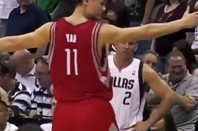 Incredible Jason Kidd over 7'6 Yao Ming! One of the greatest passes in NBA history