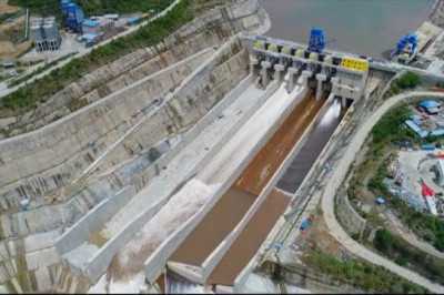 The Karot Hydroelectric Power Plant, which was first located along the CPEC, was put into commercial operation in Pakistan.