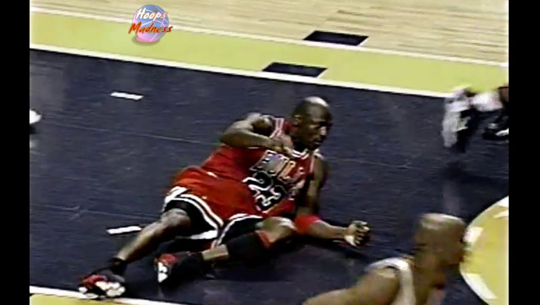 Last 1 Minute of Bulls vs Pacers Game 6 in 1998 Playoffs!