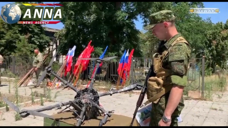 Servicemen Of The People's Militia Of The LPR Demonstrated Captured ...