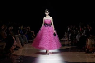 The Giorgio Armani Privé Fall Winter 2022-23 Fashion Show
