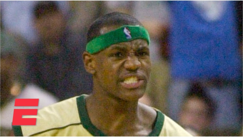 Incredible LeBron James' high school team upsets No. 1 Oak Hill Academy (2002) | ESPN Archive
