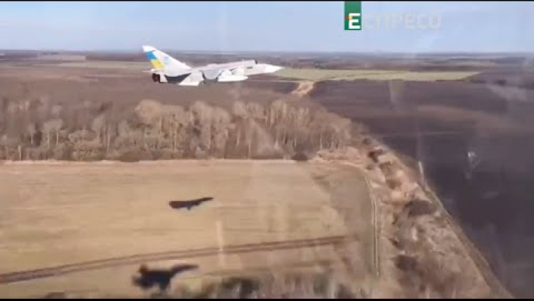 Moment a Ukrainian bomber is waiting for the Russian