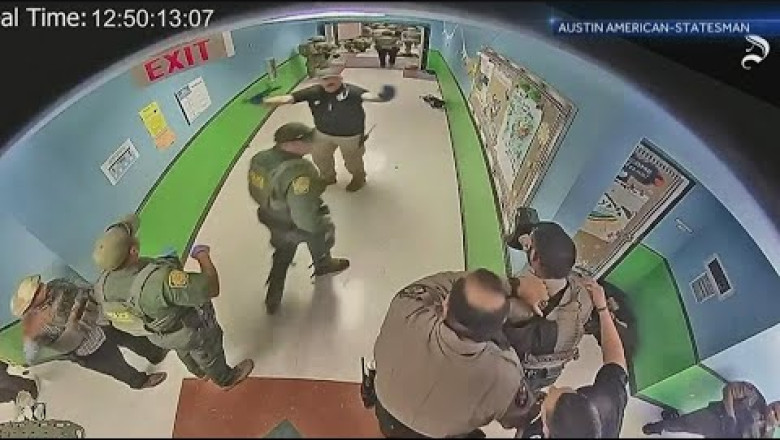Video Updates: New corridor footage from the Uvalde school shootout shows the police response. Until Tuesday, the public has not seen footage from inside Robb Elementary