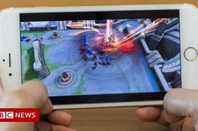 China's 'midnight patrol' cracks down on young gamers. Chinese gaming giant Tencent is rolling out facial recognition to stop children playing between 22:00 and 08:00.