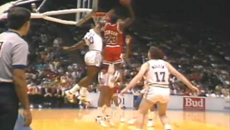 Incredible Michael Jordan's Best Dunks by Fan Voting