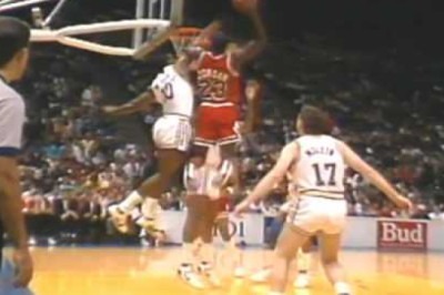 Incredible Michael Jordan's Best Dunks by Fan Voting