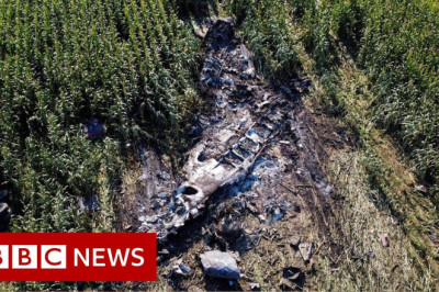 Cargo plane carrying weapons crashes in Greece - BBC News