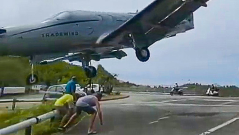 Moments Plane Nearly Hits People