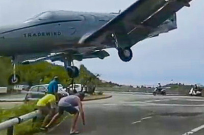 Moments Plane Nearly Hits People