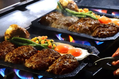 People of TOKYO love the hamburger steaks shop | Japanese food