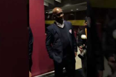 Moment Michael Jordan Asks Magic Johnson to 1v1 at NBA 75 Celebration 👀