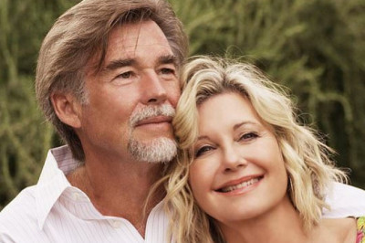 Olivia Newton-John dead; Shared final photo with husband