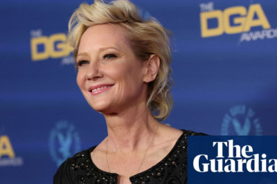 The family of Anne Heche say the US actor is “not expected to survive” a severe collision that left her vehicle engulfed in flames last Friday.
