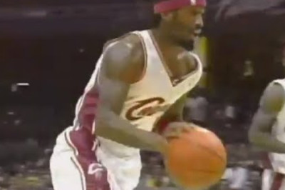 Ricky Davis Breaks Loose for his Signature Reverse Dunk (2003)