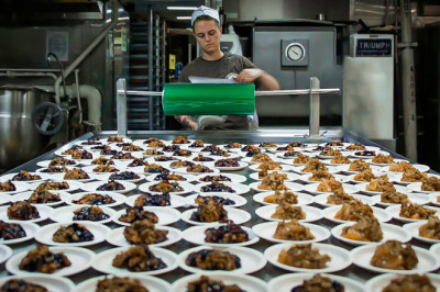 How Aircraft Carriers Make 17,000 Meals A Day For US Navy Sailors