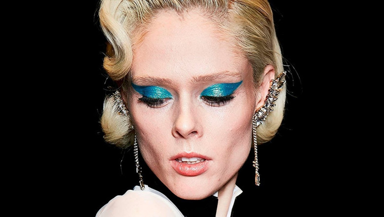 Coco Rocha - Runway walk 2017