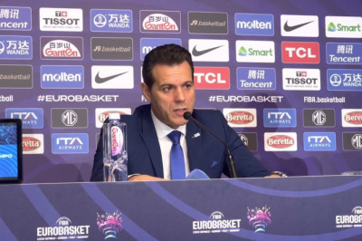 Coach Itoudis explains how Greece shapes its style around Giannis Antetokounmpo