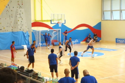 Poeta (assistente Coach) spiega un esercizio che poi viene eseguito - Poet (Assistant Coach) explains an exercise which is then performed