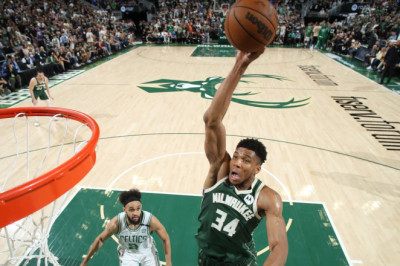 Poster Time! Giannis Dunk Mixtape 🔨
