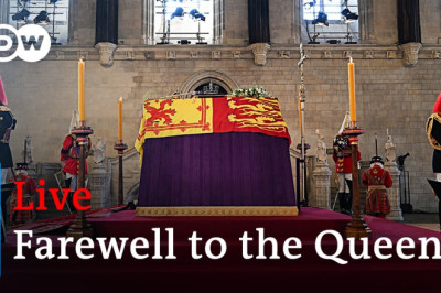 Live: Queen Elizabeth lying-in-state at Westminster Hall, public viewing