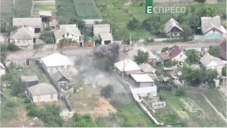 Moment The Russian BMP-2 was destroyed in the village of Yarova ...