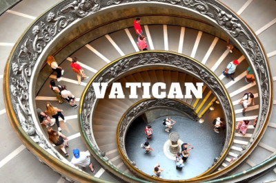 Vatican City : Walking Tour of St. Peter's Basilica and Vatican Museums / 2022