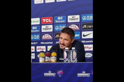 Italy coach Gianmarco Pozzecco is extremely emotional after eliminated by France in EURO BASKET 2022