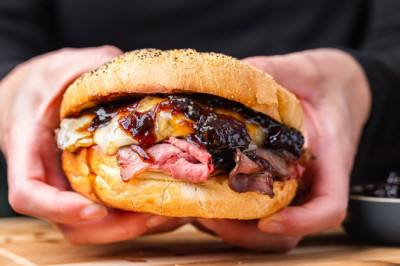 I'll Never Make Roast Beef Sandwiches Without This Topping Ever Again
