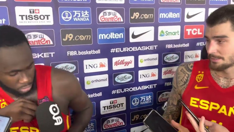 Usman Garuba gets a surprise from Juancho Hernangomez