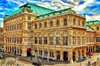 Vienna - One of the Most Beautiful and Touristic Capitals in the World - With Amazing Architecture