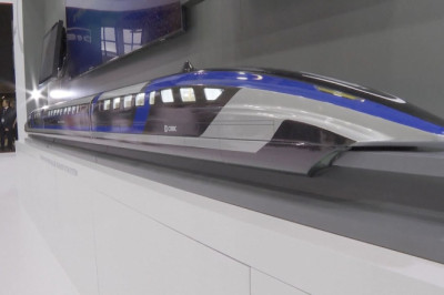 China's high-speed maglev transportation system debuts at German exhibition