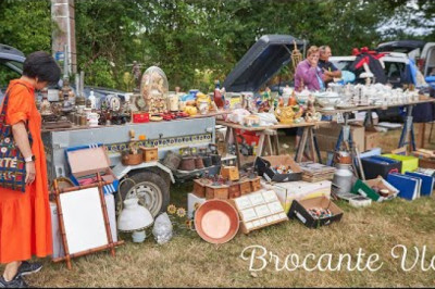 France, Small town flea markets vlog/ Tools of daily life and antiques / Sunday shopping