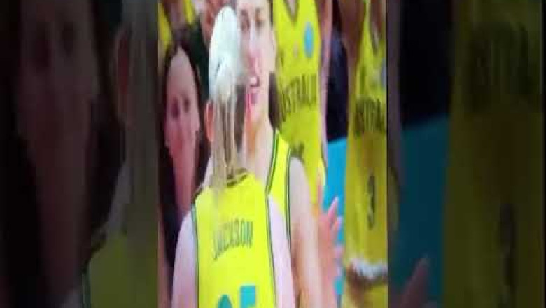 STANDING OVATION FOR LAUREN JACKSON AS SHE OUT OF D COURT. 30PTS 7REBS 1 ASST 1STL #FIBA WOMENS CUP