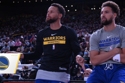 Stephen Curry & Klay Thompson Win Japan Games 3-Point Contest