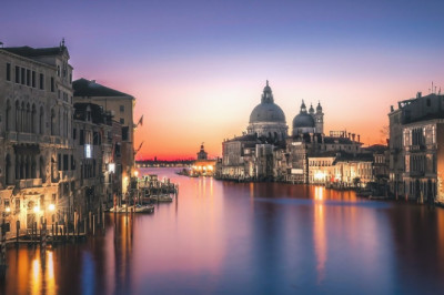 Wednesday 5th October at 19.30 - Live Walking Tour - Venice at dusk in Dorsoduro district